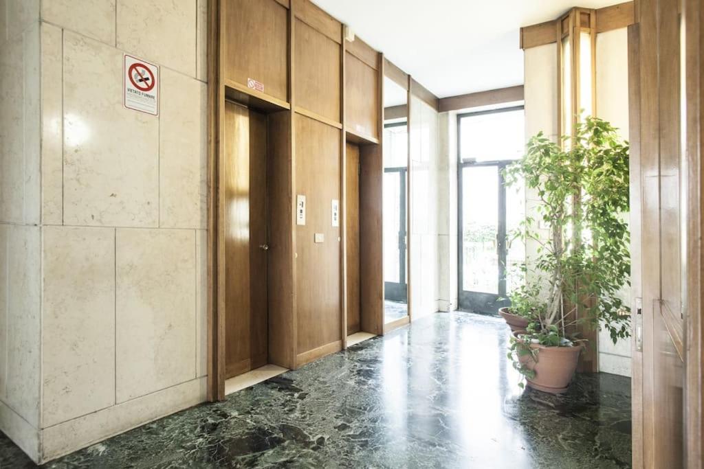 Charming Home Near Duomo Milán Exterior foto